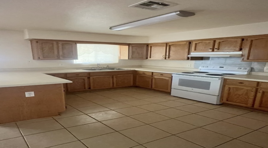 1998 E Los Olivos Dr, San Luis, Arizona 85349, 3 Bedrooms Bedrooms, 0 ,2 BathroomsBathrooms,Single Family Home,For Rent,0,2048