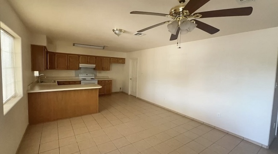 1998 E Los Olivos Dr, San Luis, Arizona 85349, 3 Bedrooms Bedrooms, 0 ,2 BathroomsBathrooms,Single Family Home,For Rent,0,2048