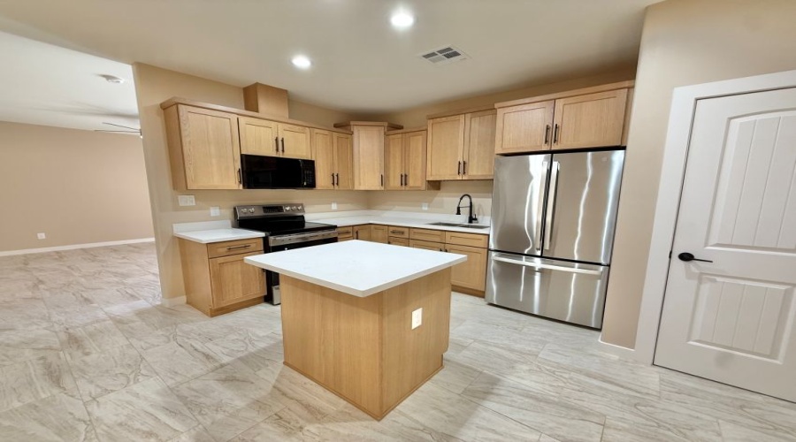 10197 S Monsoon Ave, Yuma, Arizona 85367, 3 Bedrooms Bedrooms, 0 ,2 BathroomsBathrooms,Single Family Home,For Rent,0,2063