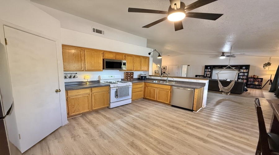 4028 S Sagebrush Avenue, Yuma, Arizona 85365, 3 Bedrooms Bedrooms, 0 ,2 BathroomsBathrooms,Single Family Home,For Rent,0,2065 4028 S Sagebrush Avenue, Yuma, Arizona 85365, 3 Bedrooms Bedrooms, 0 ,2 BathroomsBathrooms,Single Family Home,For Rent,0,2065