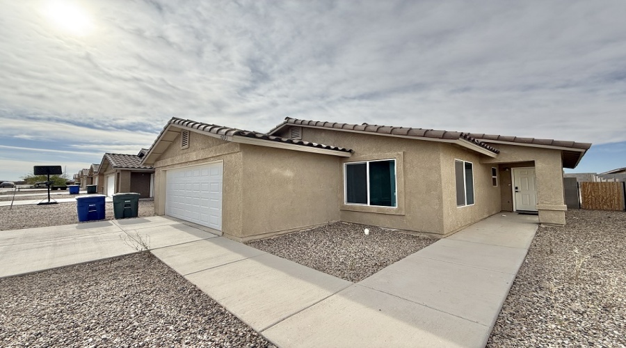 7893 E 45th Place, Yuma, Arizona 85365, 3 Bedrooms Bedrooms, 0 ,2 BathroomsBathrooms,Single Family Home,For Rent,0,2066
