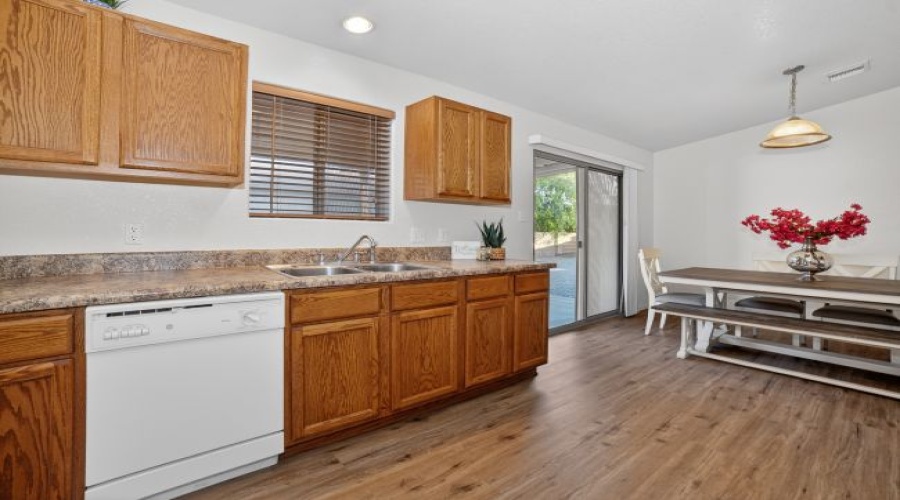 10320 S Tornado Ave, Yuma, Arizona 85367, 3 Bedrooms Bedrooms, 0 ,2 BathroomsBathrooms,Single Family Home,For Rent,0,2072