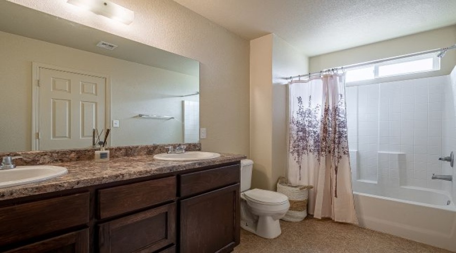 7851 E 44th Pl, Yuma, Arizona 85365, 4 Bedrooms Bedrooms, 0 ,2 BathroomsBathrooms,Single Family Home,For Rent,0,2074