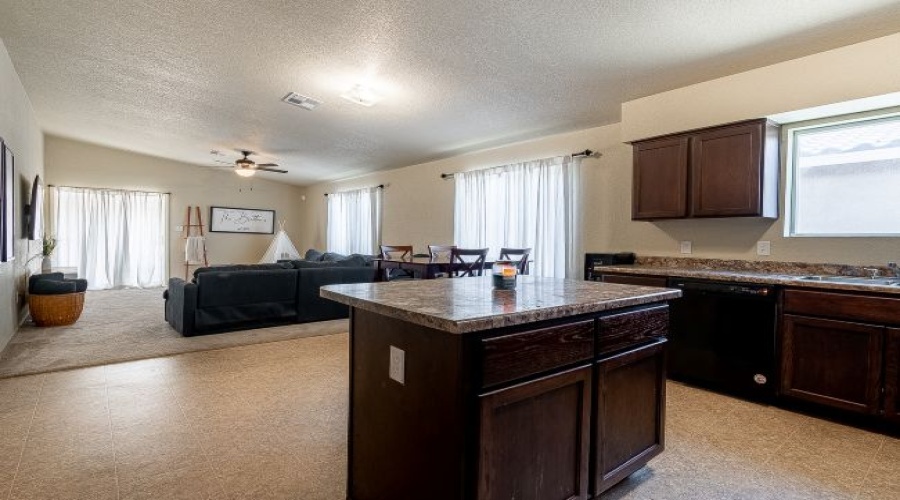 7851 E 44th Pl, Yuma, Arizona 85365, 4 Bedrooms Bedrooms, 0 ,2 BathroomsBathrooms,Single Family Home,For Rent,0,2074