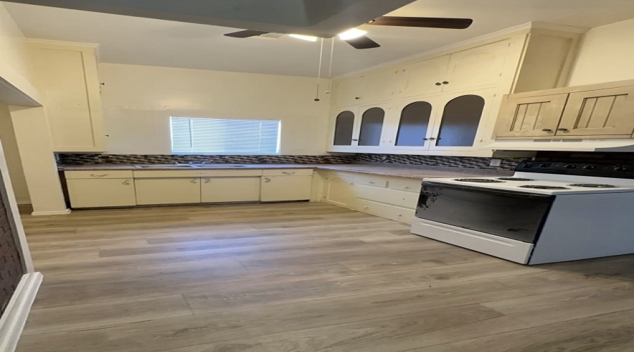 676 S 5th Ave, Yuma, Arizona 85364, 5 Bedrooms Bedrooms, ,3 BathroomsBathrooms,Single Family Home,For Rent,1171