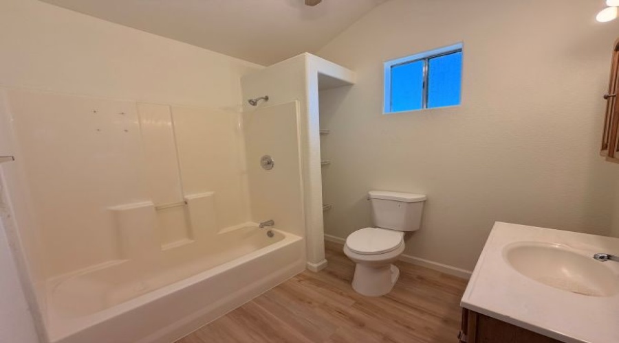 248 S 10th Ave Unit B, Yuma, Arizona 85364, 2 Bedroom Bedrooms, 0 ,1 BathroomBathrooms,Apartment,For Rent,0,1216