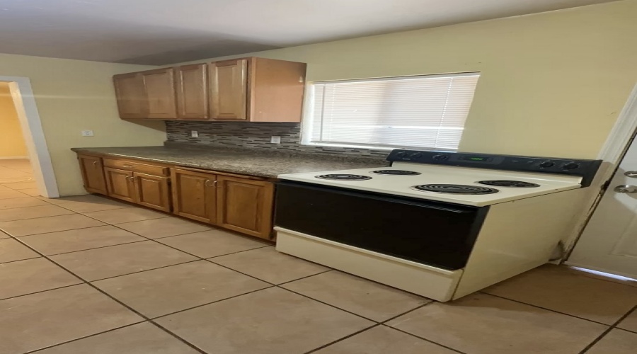 722 S Vaughn Ave, Yuma, Arizona 85364, 3 Bedrooms Bedrooms, 0 ,1 BathroomBathrooms,Single Family Home,For Rent,0,1244