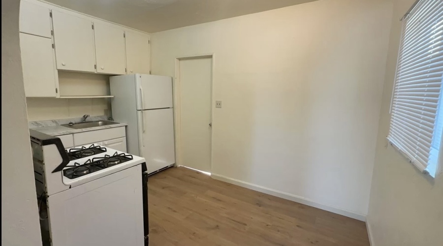 1151 S Ave C, Yuma, Arizona 85364, 3 Bedrooms Bedrooms, 0 ,1 BathroomBathrooms,Single Family Home,For Rent,0,1300