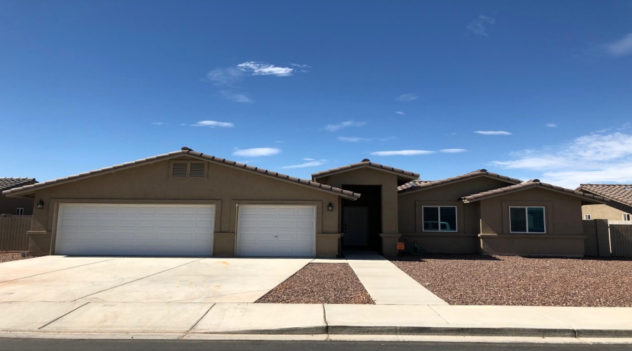 7710 E 42nd Pl, Yuma, Arizona 85365, 5 Bedroom Bedrooms, 0 ,3 BathroomBathrooms,Single Family Home,For Rent,0,1347