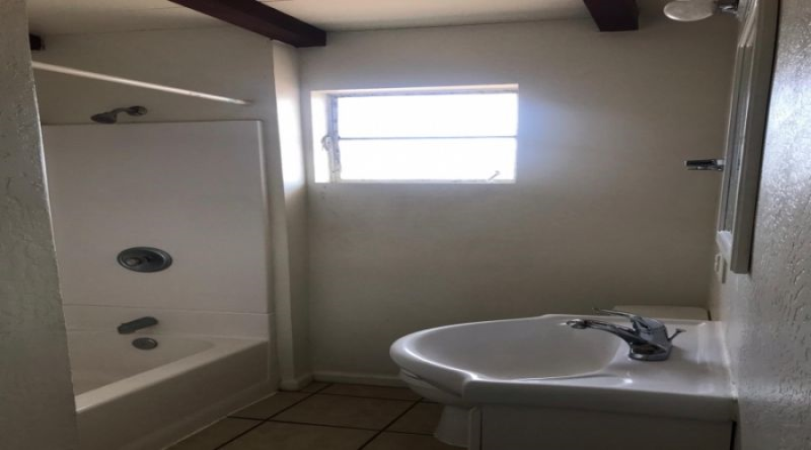 2195 S Maple Ave. Unit B, Yuma, Arizona 85364, 1 Bedroom Bedrooms, 0 ,1 BathroomBathrooms,Apartment,For Rent,0,1455