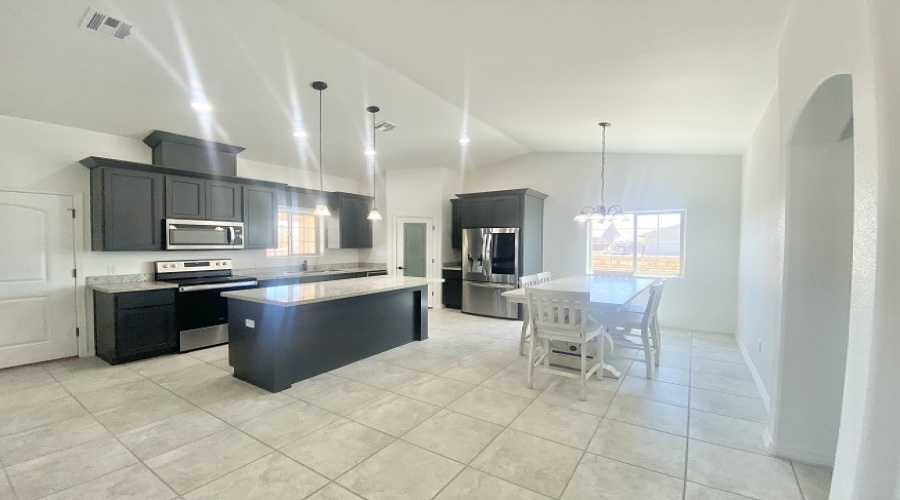 10252 E 36th St, Yuma, Arizona 85365, 4 Bedrooms Bedrooms, 0 ,2 BathroomsBathrooms,Single Family Home,For Rent,0,1528