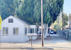 1230 W 3rd St #1, Yuma, Arizona 85364, 1 Bedroom Bedrooms, ,1 BathroomBathrooms,Apartment,For Rent,1537
