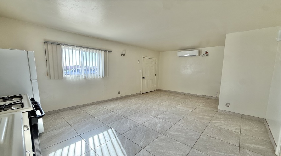 326 W 17th Pl. #5, Yuma, Arizona 85364, 1 Bedroom Bedrooms, 0 ,1 BathroomBathrooms,Apartment,For Rent,0,1579
