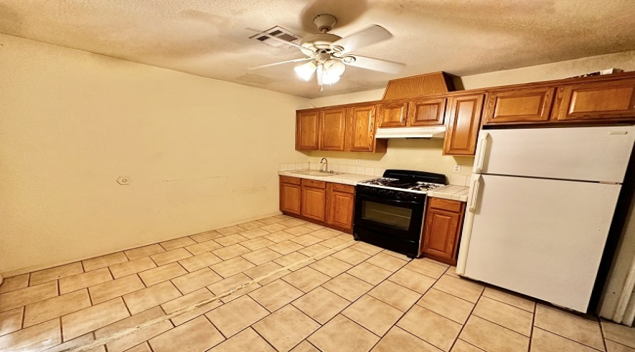 424 E Independence St. #2, San Luis, Arizona 85349, 1 Bedroom Bedrooms, 0 ,1 BathroomBathrooms,Apartment,For Rent,0,1647