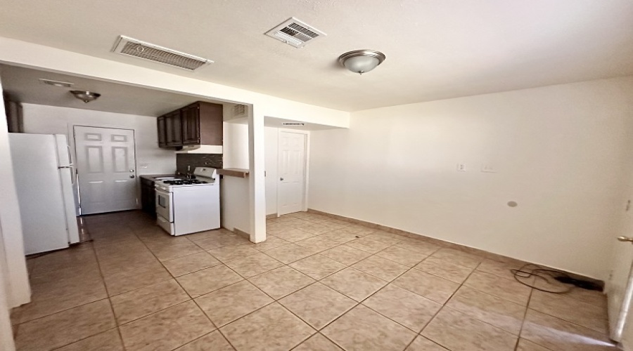 3645 W 8th St. #5, Yuma, Arizona 85364, 2 Bedroom Bedrooms, 0 ,1 BathroomBathrooms,Apartment,For Rent,0,1707