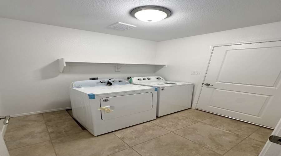 8761 E 41st Ln, Yuma, Arizona 85365, 3 Bedrooms Bedrooms, 0 ,2 BathroomsBathrooms,Single Family Home,For Rent,0,1787