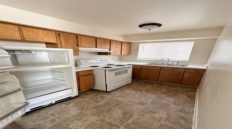 2950 S Mary Ave #6, Yuma, Arizona 85365, 1 Bedroom Bedrooms, 0 ,1 BathroomBathrooms,Apartment,For Rent,0,1800