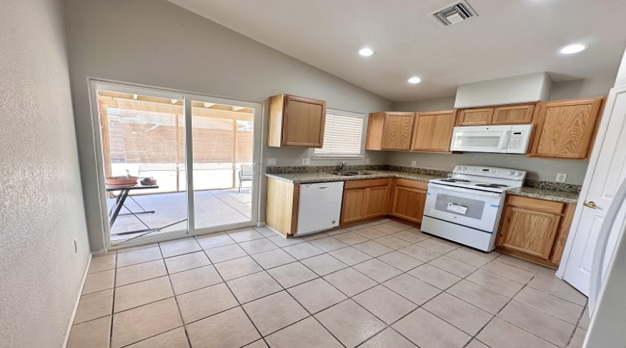 10589 E 35th St, Yuma, Arizona 85365, 3 Bedrooms Bedrooms, ,2 BathroomsBathrooms,Single Family Home,For Rent,1824