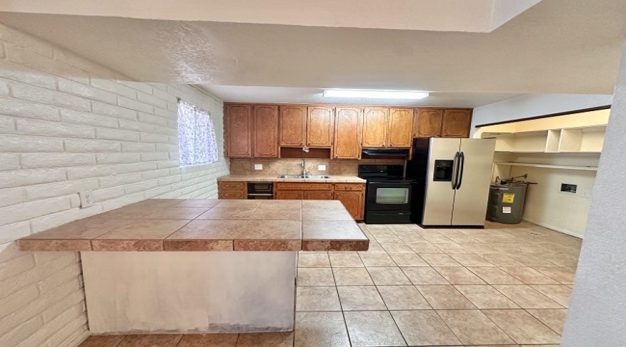 2112 S 11th Ave, Yuma, Arizona 85364, 3 Bedroom Bedrooms, 0 ,2 BathroomBathrooms,Single Family Home,For Rent,0,1825