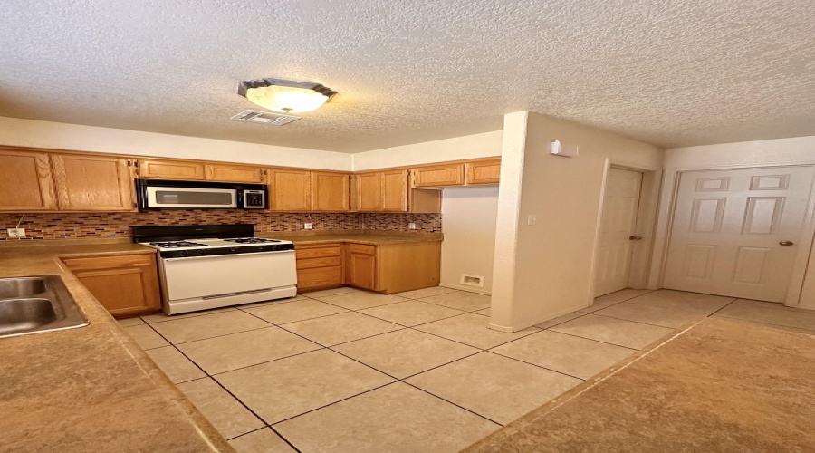 6222 E 42nd Ln, Yuma, Arizona 85365, 4 Bedrooms Bedrooms, 0 ,2 BathroomsBathrooms,Single Family Home,For Rent,0,1831 6222 E 42nd Ln, Yuma, Arizona 85365, 4 Bedrooms Bedrooms, 0 ,2 BathroomsBathrooms,Single Family Home,For Rent,0,1831