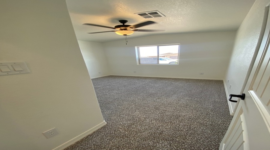 11633 E 33rd St, Yuma, Arizona 85367, 3 Bedrooms Bedrooms, ,2 BathroomsBathrooms,Single Family Home,For Rent,1928