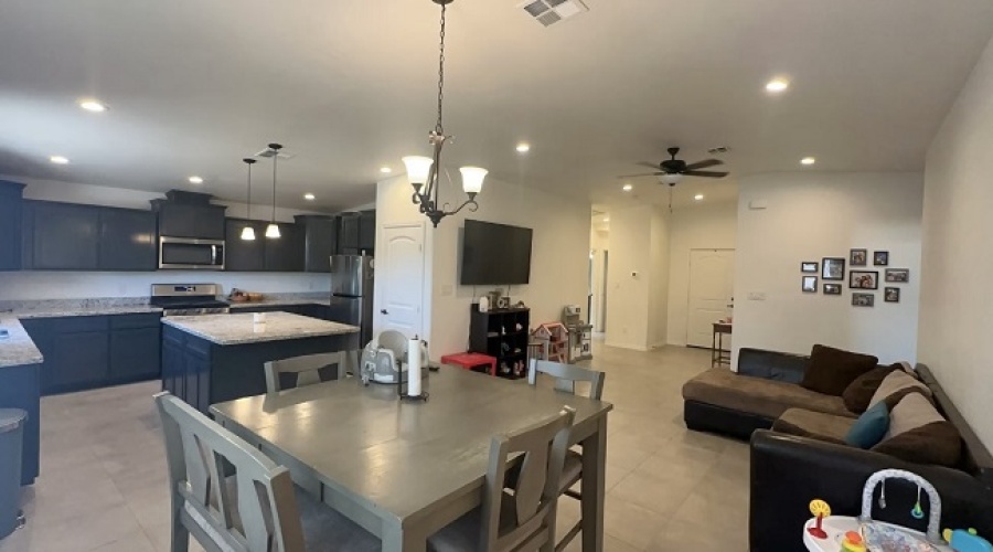 11633 E 33rd St, Yuma, Arizona 85367, 3 Bedrooms Bedrooms, ,2 BathroomsBathrooms,Single Family Home,For Rent,1928