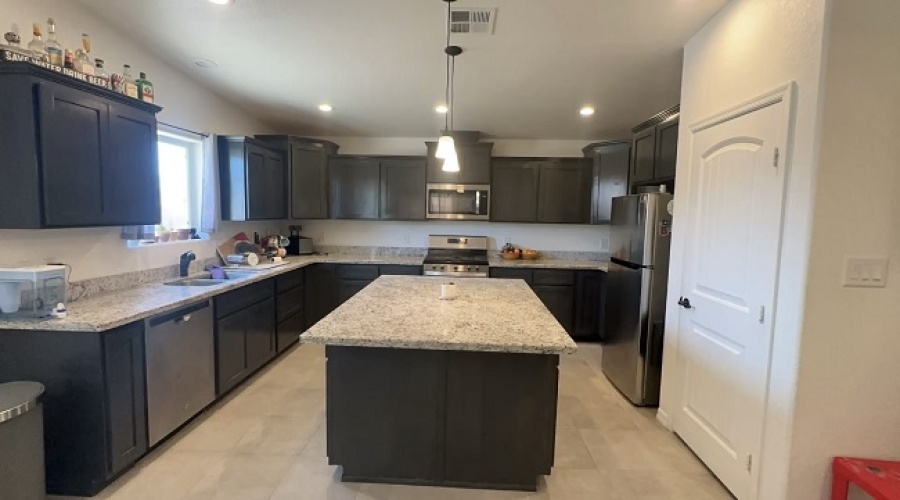 11633 E 33rd St, Yuma, Arizona 85367, 3 Bedrooms Bedrooms, ,2 BathroomsBathrooms,Single Family Home,For Rent,1928