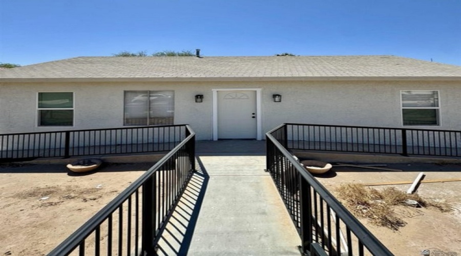 221 E Spring St, Somerton, Arizona 85350, 2 Bedrooms Bedrooms, ,2 BathroomsBathrooms,Single Family Home,For Rent,1929