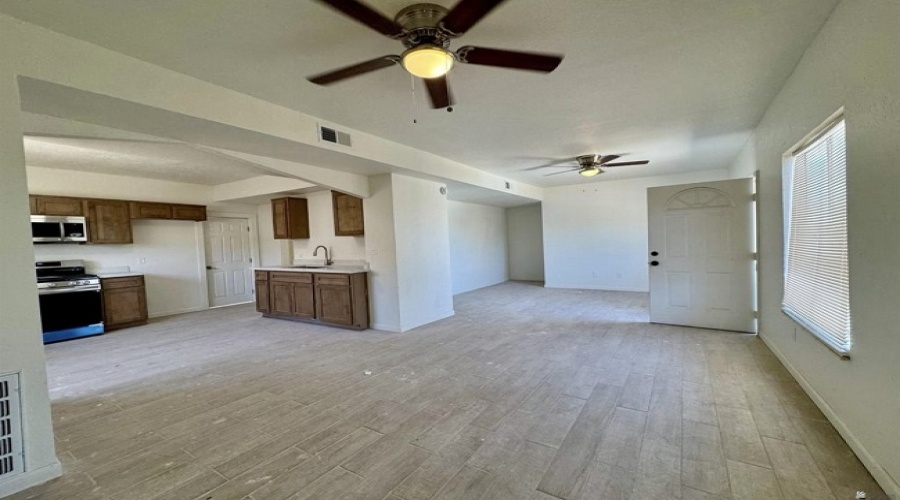 221 E Spring St, Somerton, Arizona 85350, 2 Bedrooms Bedrooms, ,2 BathroomsBathrooms,Single Family Home,For Rent,1929