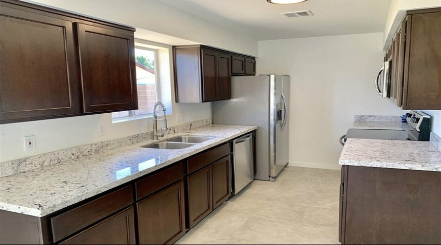 4879 W 21st Pl, Yuma, Arizona 85364, 4 Bedrooms Bedrooms, ,2 BathroomsBathrooms,Single Family Home,For Rent,1931