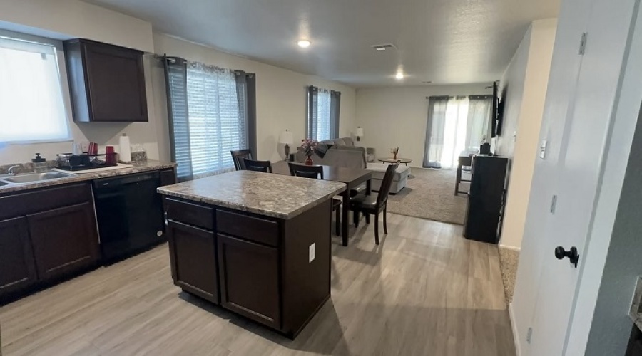 7965 E 45th Pl, Yuma, Arizona 85365, 4 Bedrooms Bedrooms, ,2 BathroomsBathrooms,Single Family Home,For Rent,1932