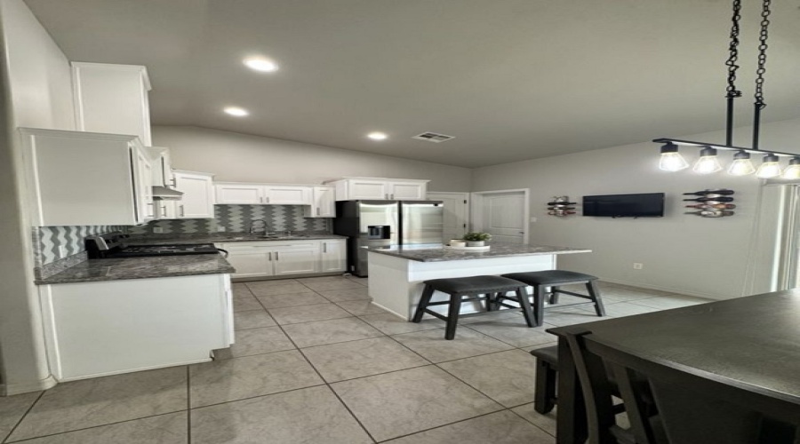 691 E 13th Pl, Somerton, Arizona 85350, 3 Bedrooms Bedrooms, ,2 BathroomsBathrooms,Single Family Home,For Rent,1935