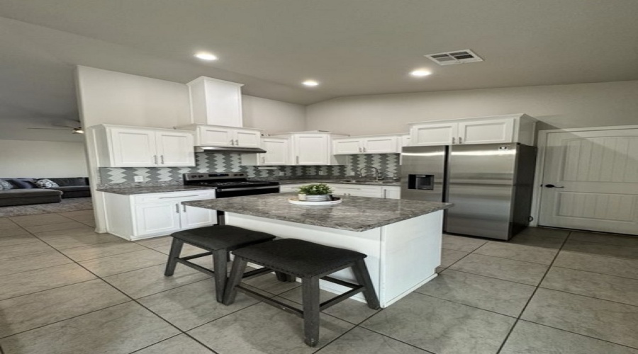 691 E 13th Pl, Somerton, Arizona 85350, 3 Bedrooms Bedrooms, ,2 BathroomsBathrooms,Single Family Home,For Rent,1935