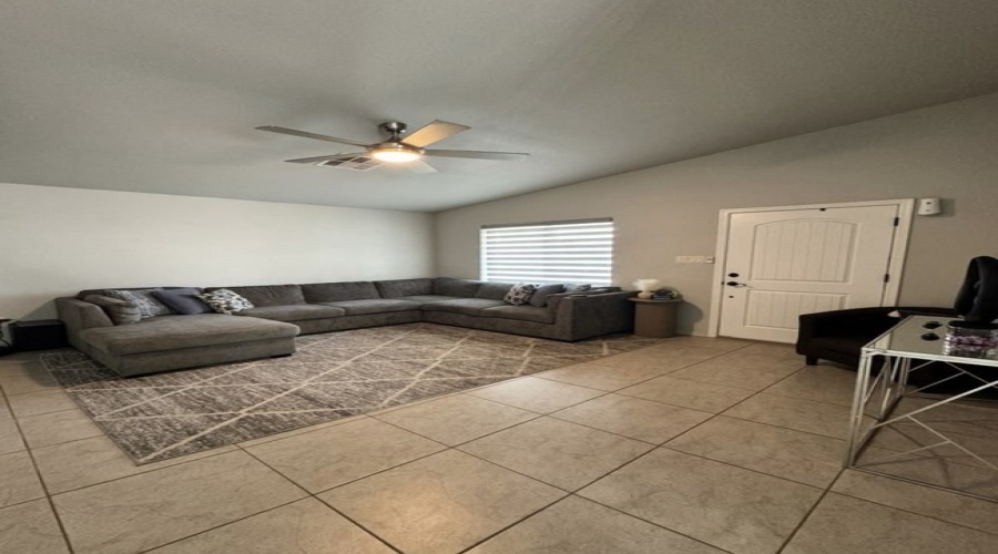 691 E 13th Pl, Somerton, Arizona 85350, 3 Bedrooms Bedrooms, ,2 BathroomsBathrooms,Single Family Home,For Rent,1935