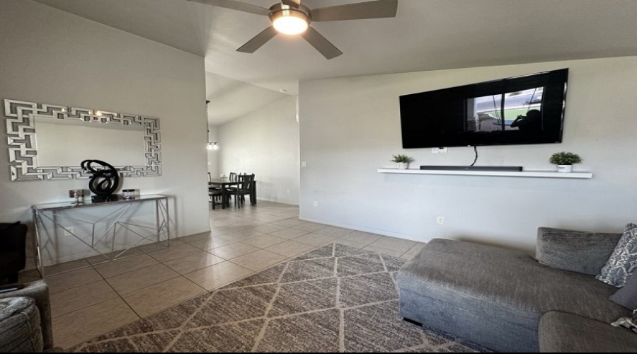 691 E 13th Pl, Somerton, Arizona 85350, 3 Bedrooms Bedrooms, ,2 BathroomsBathrooms,Single Family Home,For Rent,1935