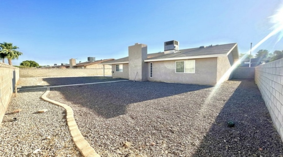 1883 S London Dr, Yuma, Arizona 85364, 3 Bedrooms Bedrooms, ,2 BathroomsBathrooms,Single Family Home,For Rent,1940